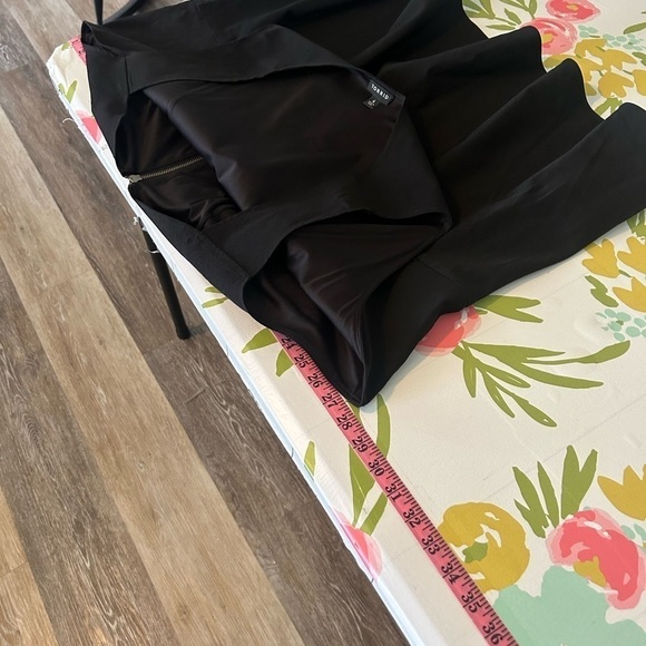 Torrid Sleeveless Peplum Top EUC Size 4 - Picture 7 of 7